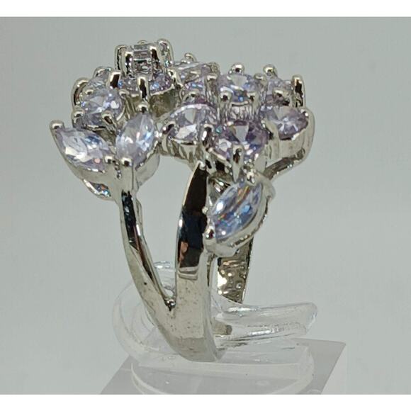 Vintage Ring Size 7 Silver Tone White Gold GP Brilliant Sim Diamond CZ Cocktail - Picture 10 of 10